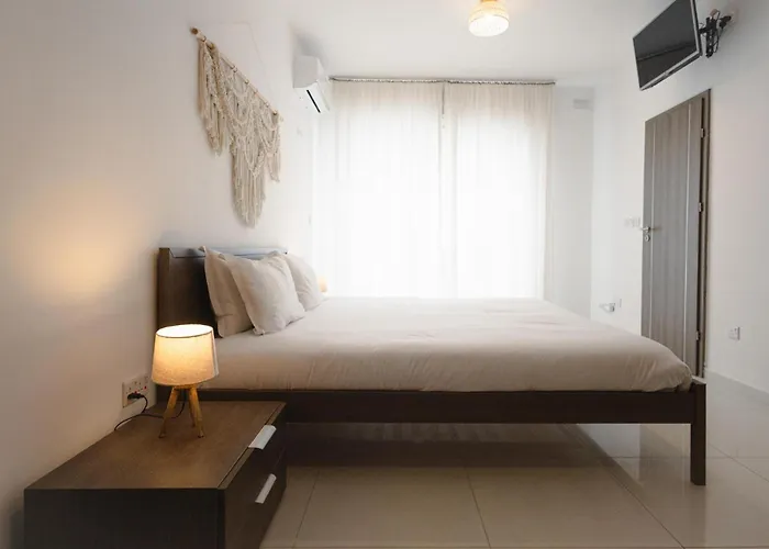 Superlative 2br In St. Pauls Bay *